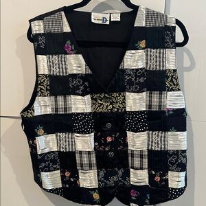 VINTAGE Elegant Patchwork VEST- Black and White FITS LIKE A MEDIUM-